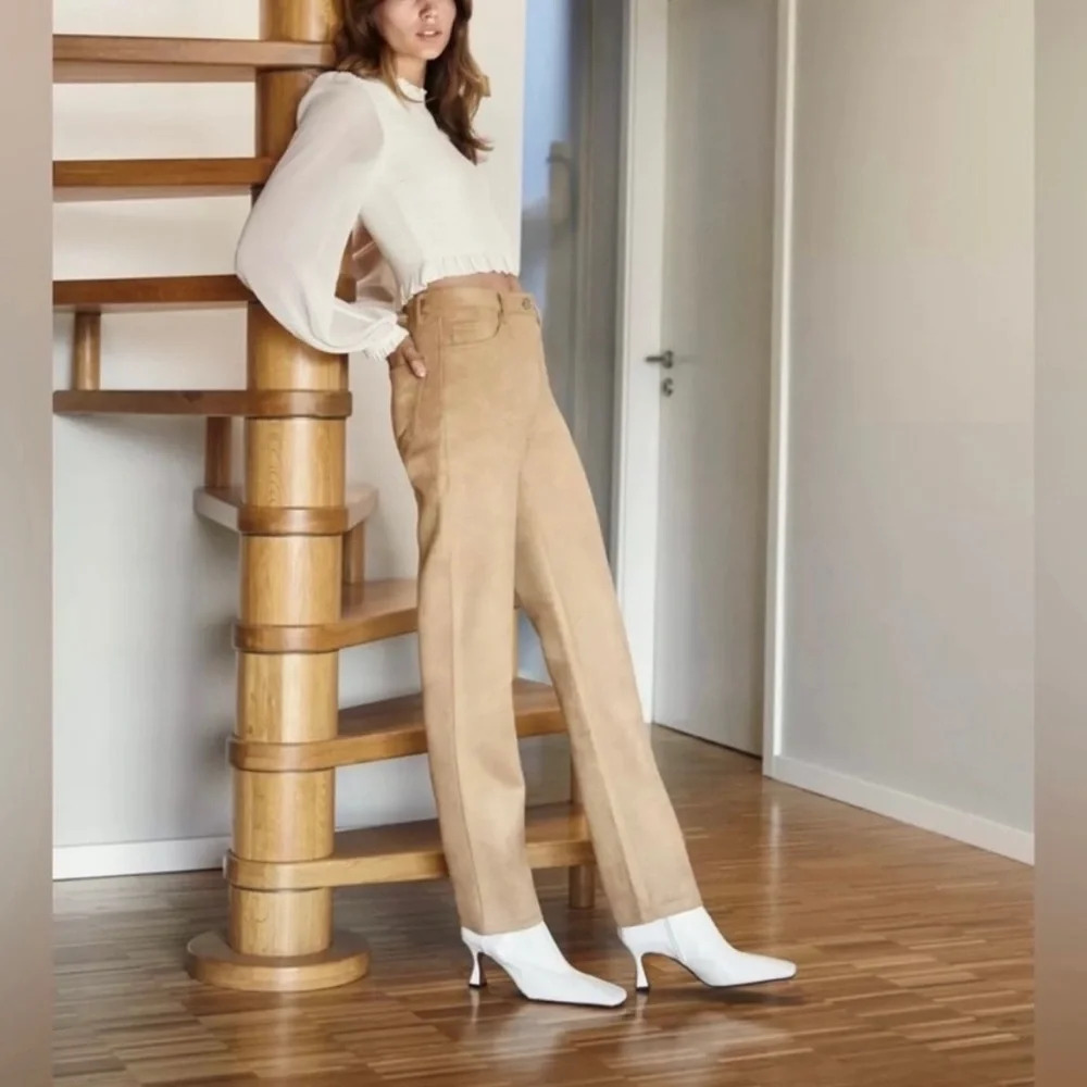 Aritzia Wilfred Melina High Waisted Vegan Leather
Tan Pants Size 6
